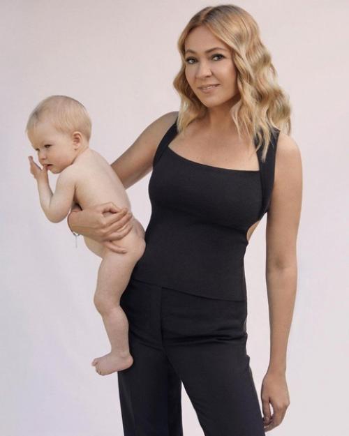 А ты знала, что Яна рудковская воспитывает ребенка, которого родила не она? 01