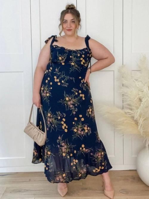 Образы для плюс - сайз могут быть в абсолютно разных цветах и фасонах, это касается и шорт выше коленей! 03