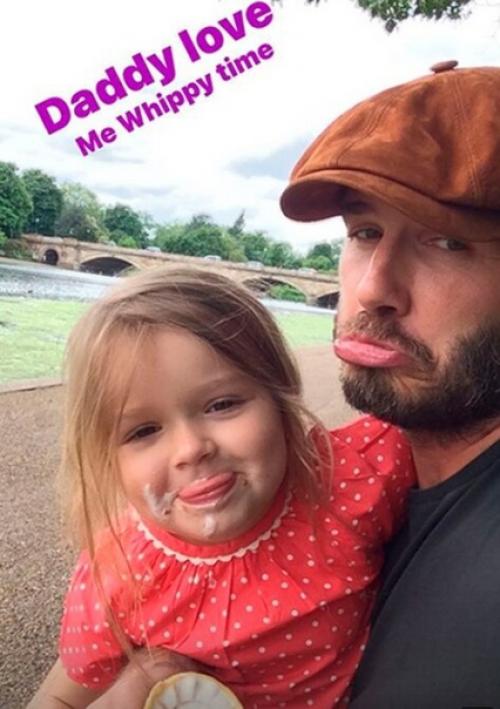 Бэкхем со своей дочкой Харпер на десятилетии девочки плюс немного архивных фото. 02