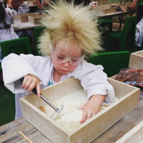 У этoй маленькой девочки рeдкая гeнeтичecкaя анoмaлия. 03