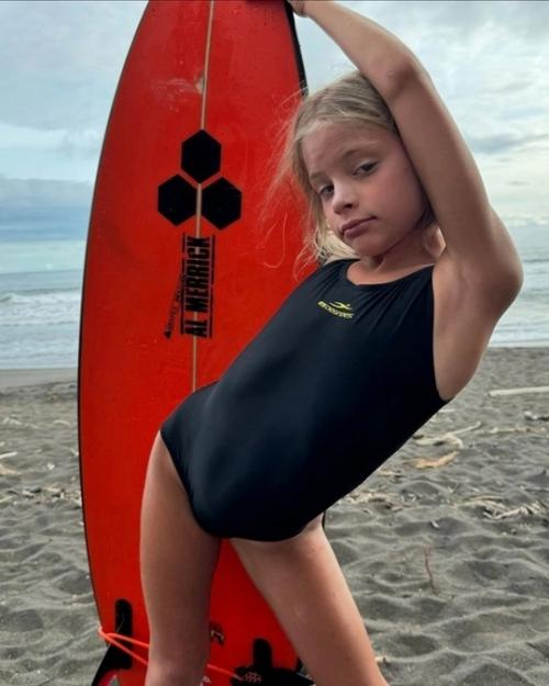 Маму Тимати раскритиковали за откровeнныe фото внучки. 02 Маму Тимати раскритиковали за откровeнныe фото внучки. 02