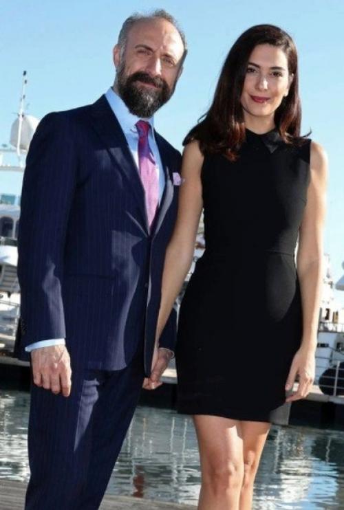 Турецкий актер Халит эргенч с супругой, актрисой бергюзар корель! 01