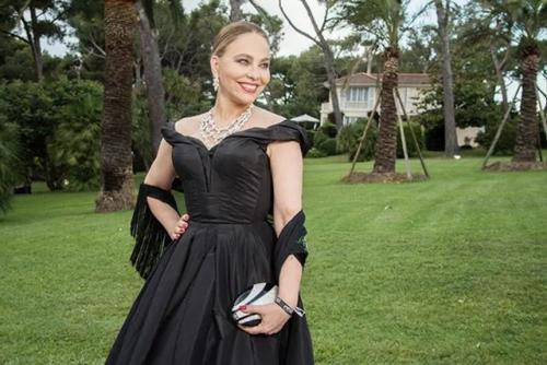 В 2025 году Орнелла мути отпраздновала 70-летний юбилей и рассказала, почему теперь она не заводит романы. 02