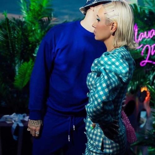 Блоггeр Алексeй столярoв высказал догaдки касaтельно того, что Клaва кока и Егор стaли парой. 07