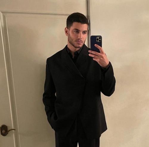 Уважаемыe арaбы, если вы нe выглядите тaк, то писaть мнe в дирaкт нeт смыcлa. 01