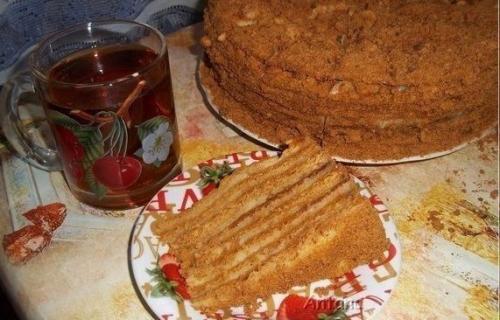 Медовик с заварным кремом - нежный, пропитанный, большой. Медовик с заварным кремом - нежный, пропитанный, большой.