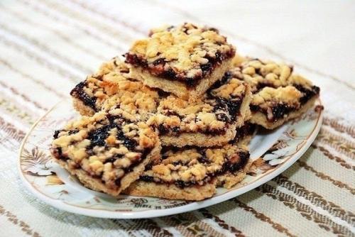 Тертый пирог с вареньем к чаю. Тертый пирог с вареньем к чаю.