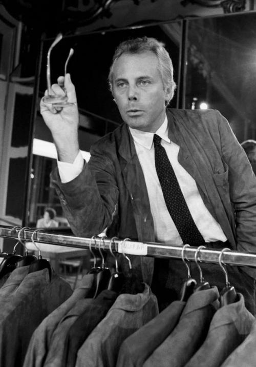 Умер джорджо армани. 02