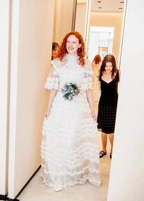 Супермодель Карен элсон в подвенечном наряде, который создал для нее Алессандро Микеле уже в ателье Valentino. 04