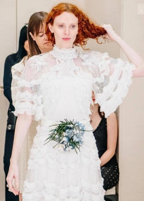 Супермодель Карен элсон в подвенечном наряде, который создал для нее Алессандро Микеле уже в ателье Valentino. 02