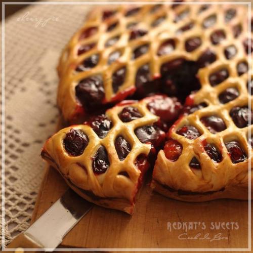 Что я действительно обожаю - так это пироги с ягодами. 01