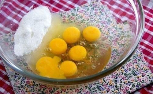 Медовый бисквит. Очень вкусный нежный бисквит, в меру пахнет медом, тает во рту! 01 Медовый бисквит. Очень вкусный нежный бисквит, в меру пахнет медом, тает во рту! 01