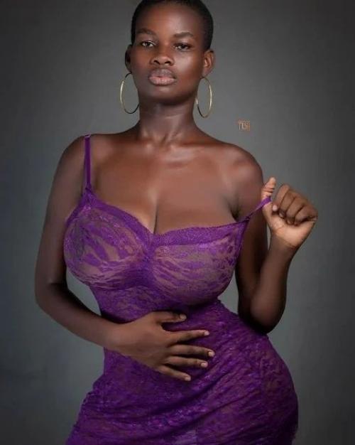 Модель и актриса Памела одаме ватара - претендент на звание владелицы самого большого натурального бюста в мире.