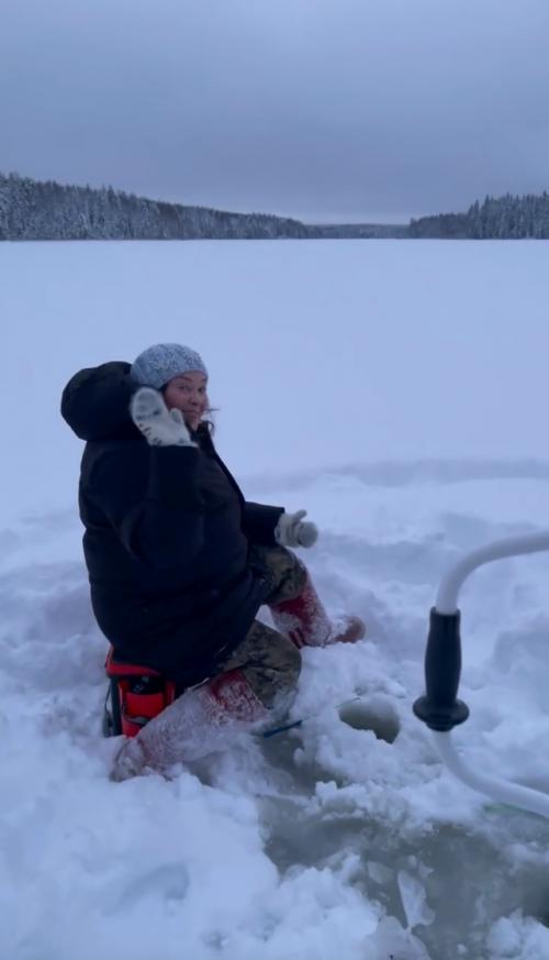 Лариса гузеева поздравляет с рождеством из заснеженной Карелии. 01