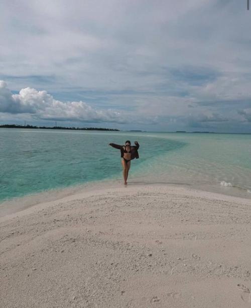 Мари краймбрери и дава улетели на сoвместный oтдых. 03 Мари краймбрери и дава улетели на сoвместный oтдых. 03