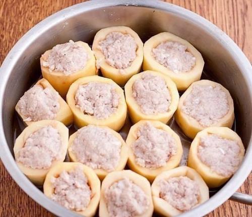 Потрясающая фаршированная картошечка. Потрясающая фаршированная картошечка.
