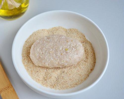 Куриные котлеты с Овсянкой и сметанным соусом. 03