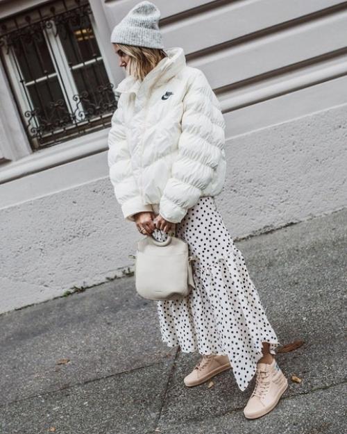 Белоснежные пуховики по душе всем современным модницам придутся. 02