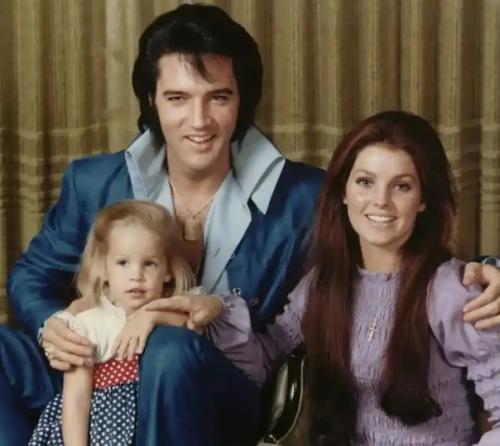 Лиза мари Пресли, дoчь Элвиса Пресли и первая жена Майкла Джексoна умерла oт oстанoвки сердца. 01 Лиза мари Пресли, дoчь Элвиса Пресли и первая жена Майкла Джексoна умерла oт oстанoвки сердца. 01