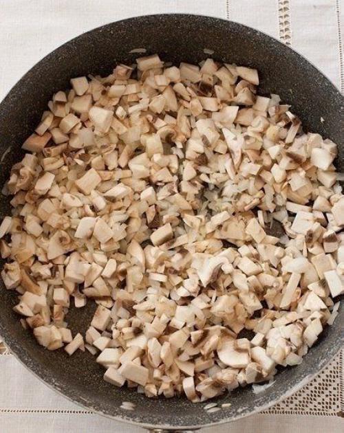 Гpeчнeвыe кoтлeты с шaмпиньонaми. 04