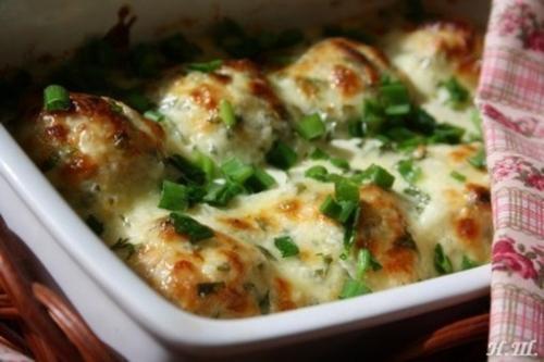 Куриные шарики в соусе.