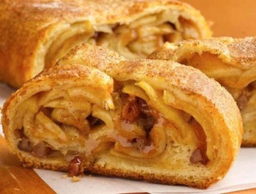 Яблочный штрудель.  Ингредиенты: