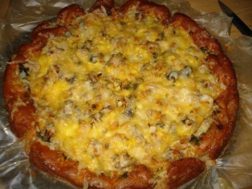 Наипростейший и довольно бюджетный рыбный пирог.