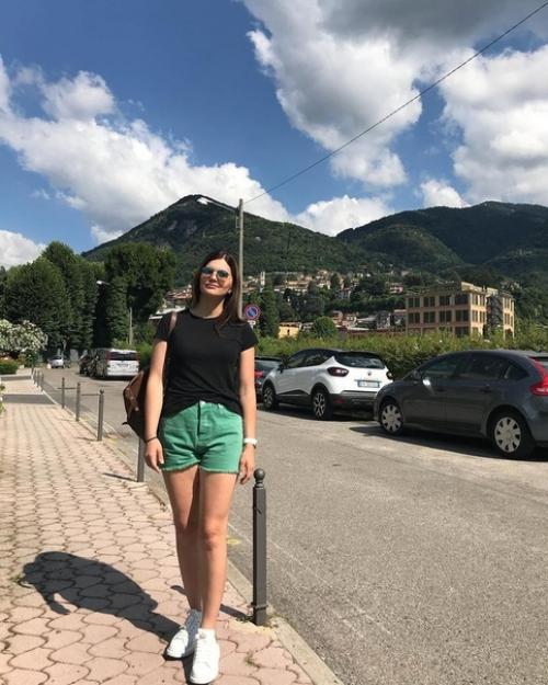 Как Азамату мусагалиеву повезло с женой - Викторией, она красотка. 05