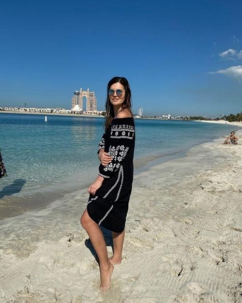 Как Азамату мусагалиеву повезло с женой - Викторией, она красотка. 04