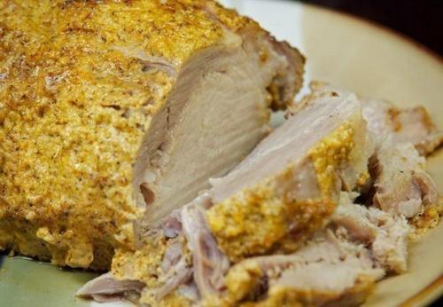 Свинина, запеченная с майонезом и специями. 

