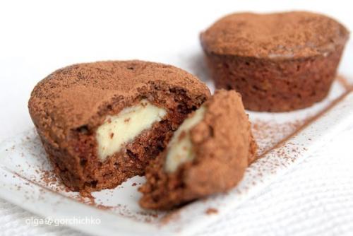 Шоколадные маффины с заварным кремом. Шоколадные маффины с заварным кремом.