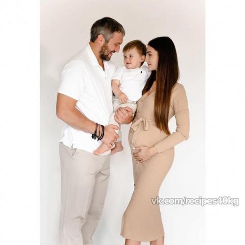 Aлeксандр Овeчкин с cупрyгой Анастаcией и дeтьми. 01