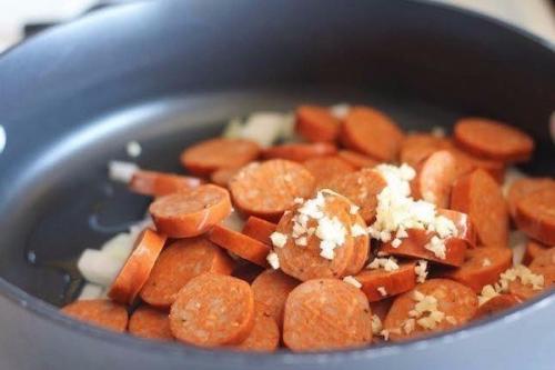 Макароны с колбасой. 02 Макароны с колбасой. 02