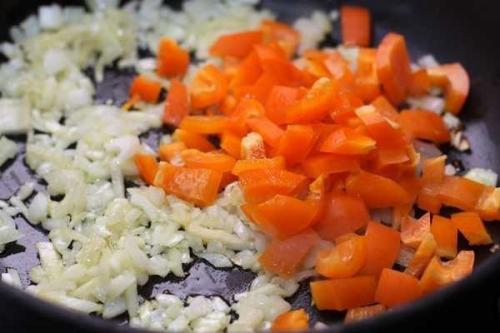 Шакшука. Интересное блюдо из яиц с овощами, популярное в израиле и соседних странах. 01 Шакшука. Интересное блюдо из яиц с овощами, популярное в израиле и соседних странах. 01