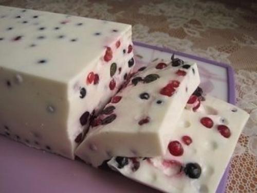 Сметанный десерт с ягодами (сметанный торт - желе). Сметанный десерт с ягодами (сметанный торт - желе).
