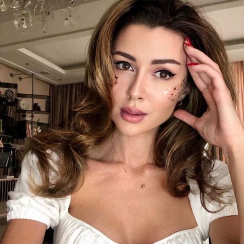 Как же Анна заворотнюк похожа на свою звездную маму! 03