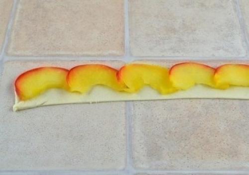 Слойки с яблоками Розочки. 03