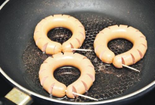 Яйцо в сосиске.  Ингредиенты. 03