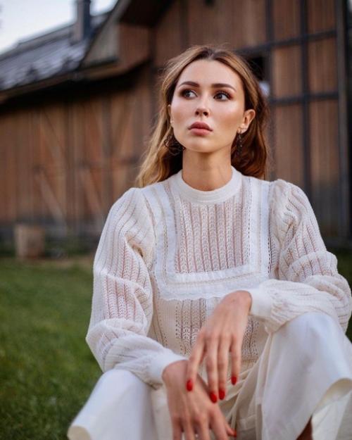 Как же Анна заворотнюк похожа на свою звездную маму! 02