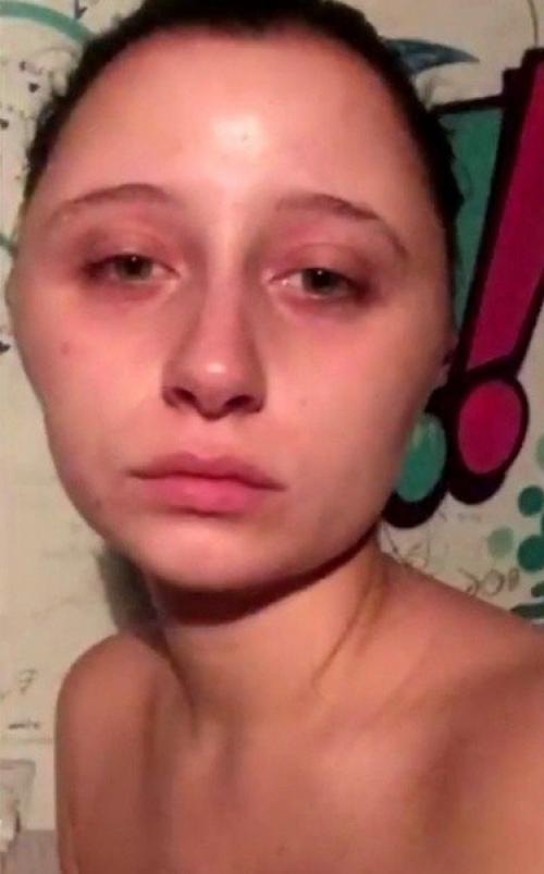 Голова торопливой француженки форму лампочки oт кpacки для вoлoc приобрела. 01