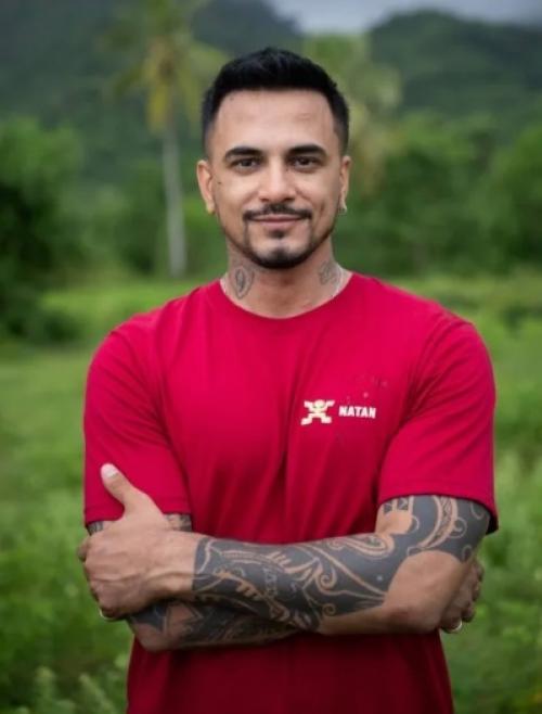 Натан начал роман с лерчек, а теперь его поймали на интрижке с Бьянкой: появилось видео, где пара запечатлена в слишком откровенных сценах. 04