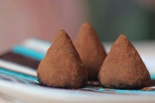 Шоколадные трюфели.  Ингредиенты: