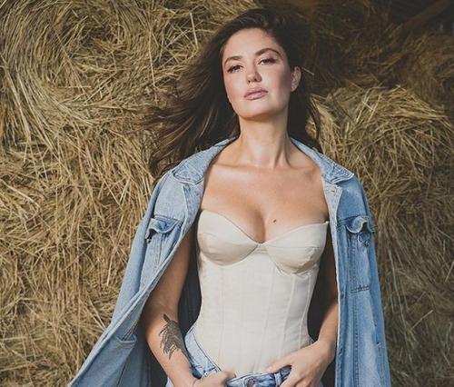 Агата муцениеце заявила, что вынесла бы мозги олигарху. 02