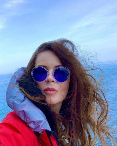 Телеведущая Екатерина Андреева выглядит просто нереально круто в свои 58 лет. 02