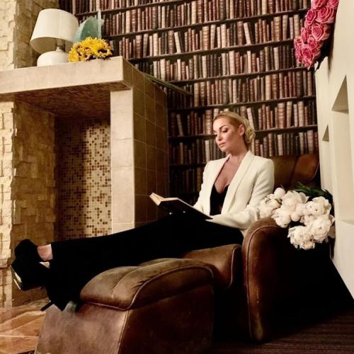 Анастасия волочкова. Как вы к этой спортсменке относитесь? 06