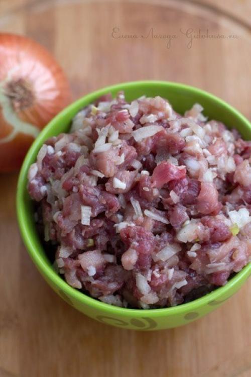 Караимские пирожки. Караимские пирожки - любимое блюдо всех крымчан и вообще одна из кулинарных визитных карточек Крыма. 03 Караимские пирожки. Караимские пирожки - любимое блюдо всех крымчан и вообще одна из кулинарных визитных карточек Крыма. 03