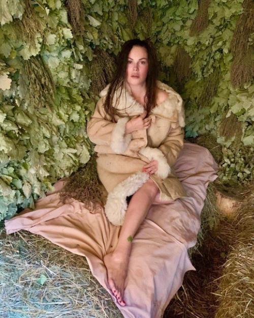 Телеведущая Екатерина Андреева выглядит просто нереально круто в свои 58 лет. 06