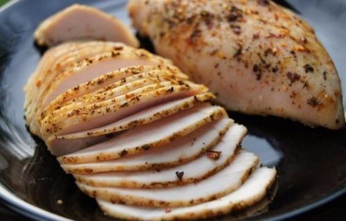 Пастрома из грудки индейки.