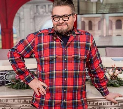 Александр Васильев рассказал и дал советы аудитории, как нужно одеваться в этом году. 01 Александр Васильев рассказал и дал советы аудитории, как нужно одеваться в этом году. 01