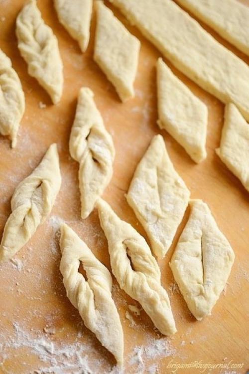 Вергуны.   Это, пожалуй, самые первые в жизни пончики. 04